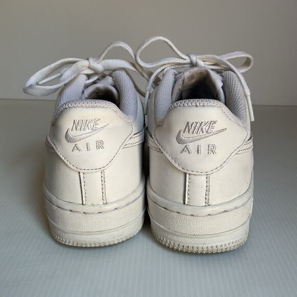 Nike Air Force 1 Sneakers Youth 5.5Y Women's 7  Low White Casual - Picture 6 of 9